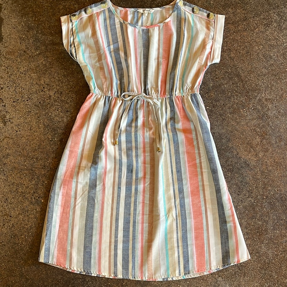 Button shoulder dress